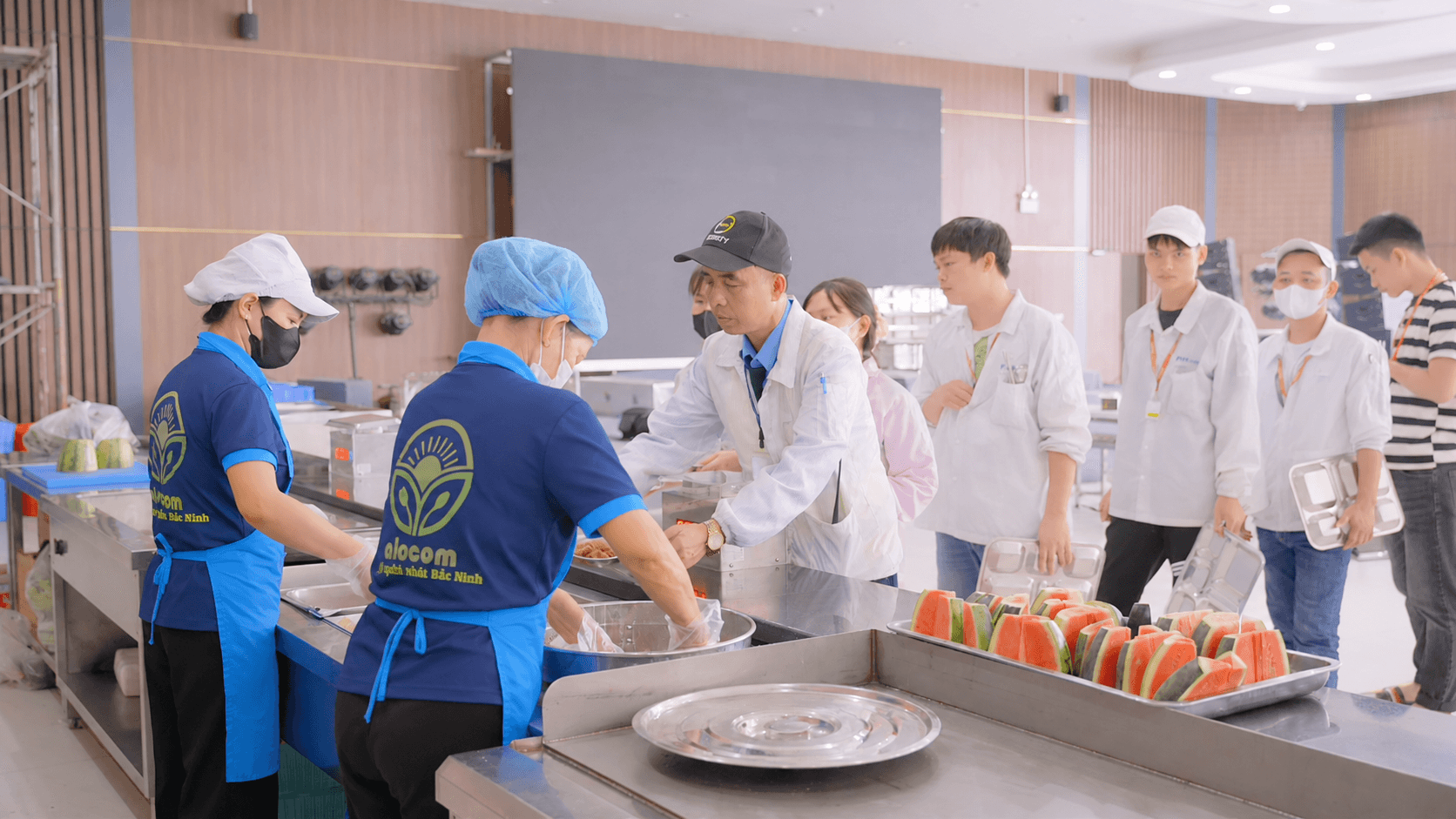 Đội ngũ ALOCOM tại điểm phục vụ