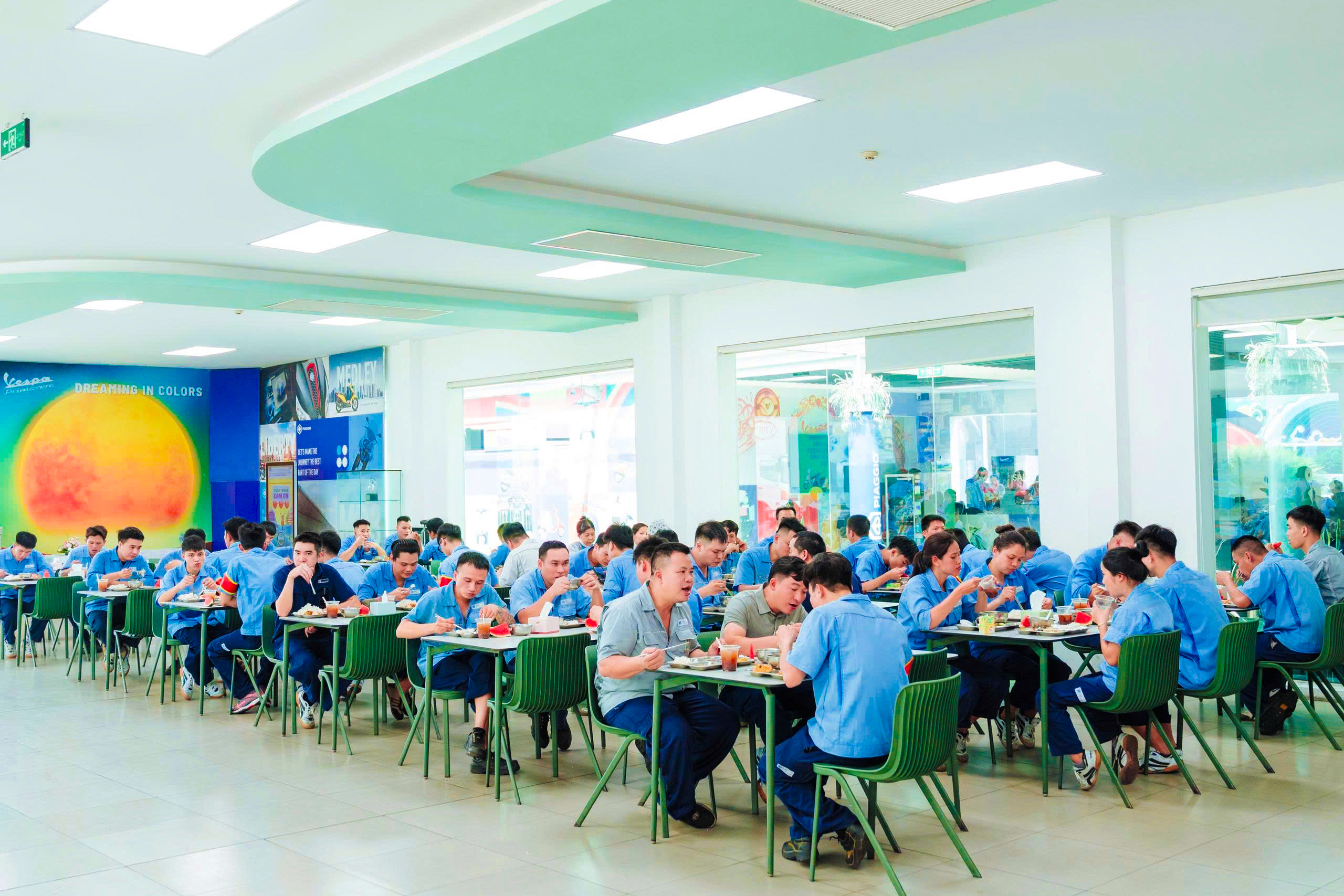 Không gian phục vụ suất ăn văn minh, an toàn của ALOCOM